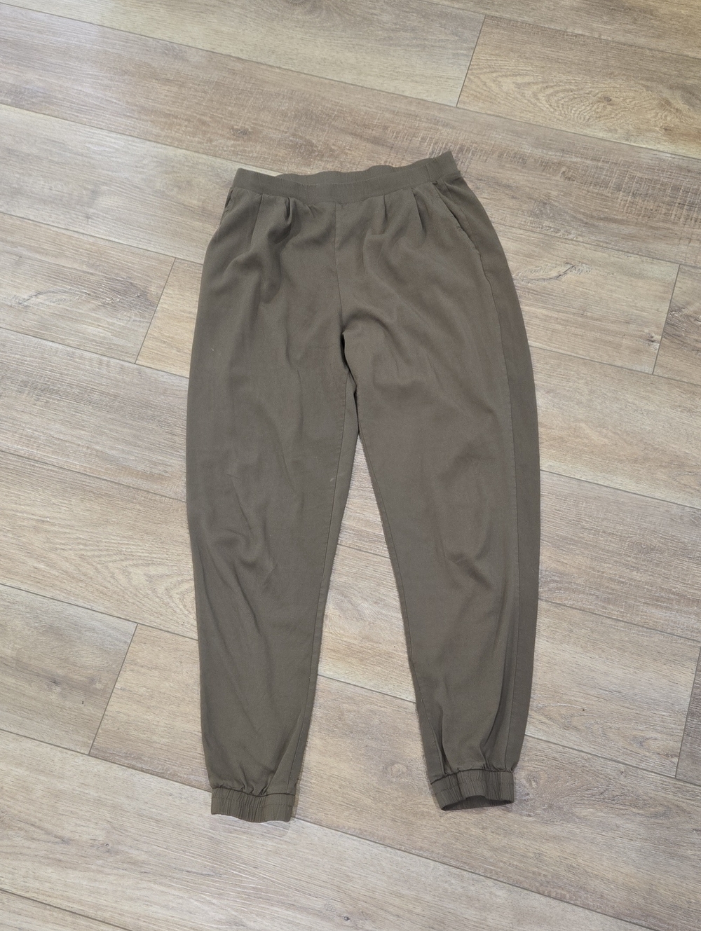Harlow Olive Jogger Pants - Casual Comfort Size S
